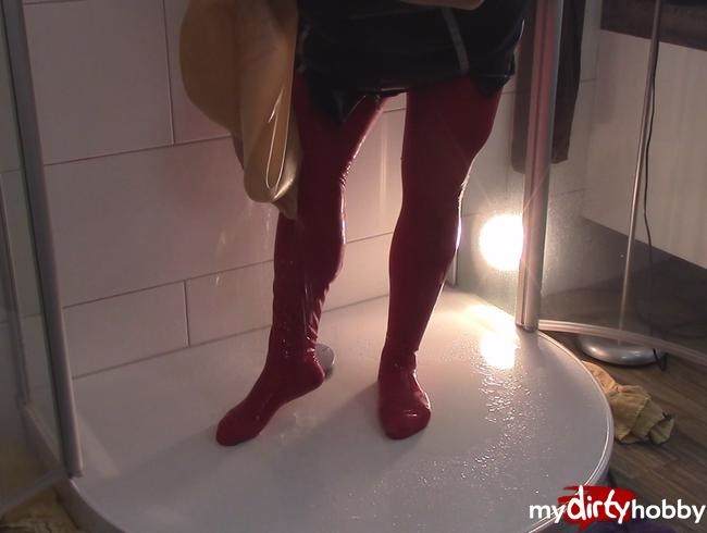 Natursekt in der Dusche Teil 3 ! in Latexballons gepisst ..