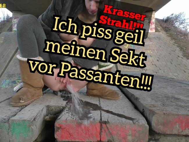 Krasser Strahl! Ich pisse geil öffentlich mit Spermagesicht!