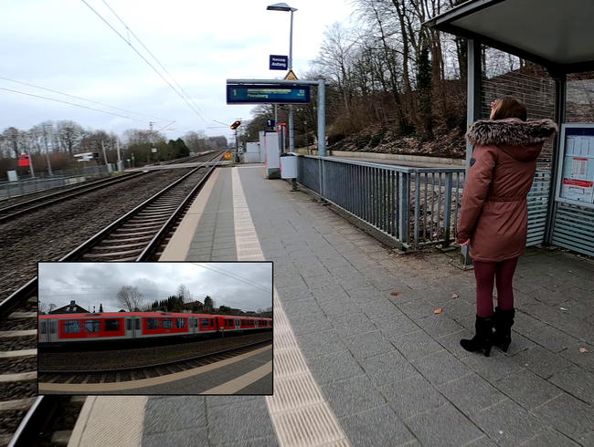 FEHLANZEIGE! Bahn fährt zu früh !!! Ich piss trotzdem !